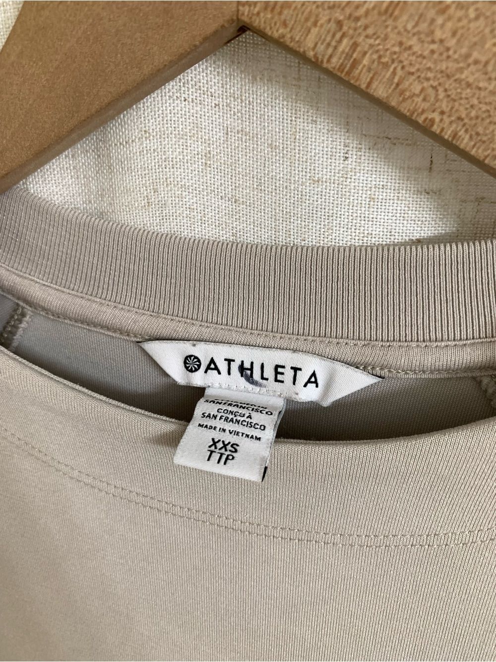 Athleta Seasoft Light Cream Taupe Raglan Crewneck Sweatshirt Peachfuzz XXS - Picture 2 of 10